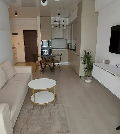 아파트 Summer Nest Năvodari